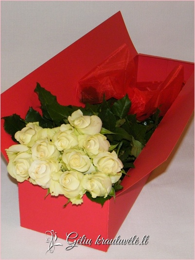 Baltų rožių siurprizas dėžutėje tik Klaipėdoje nuotrauka 2
